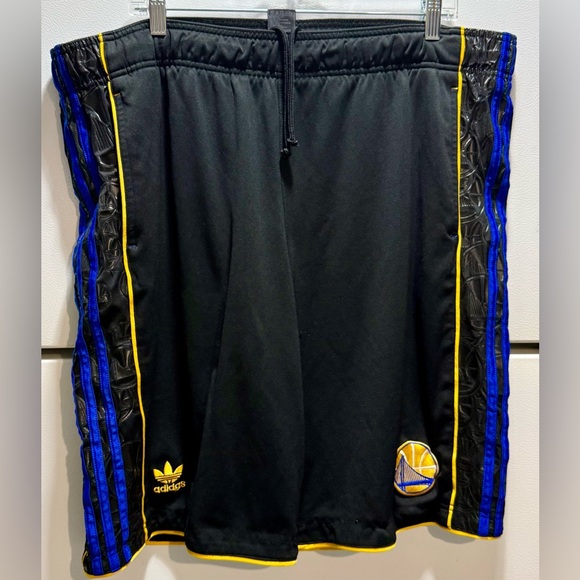 🪩Adidas Vintage NBA Golden State Warriors Limited Edition Shorts